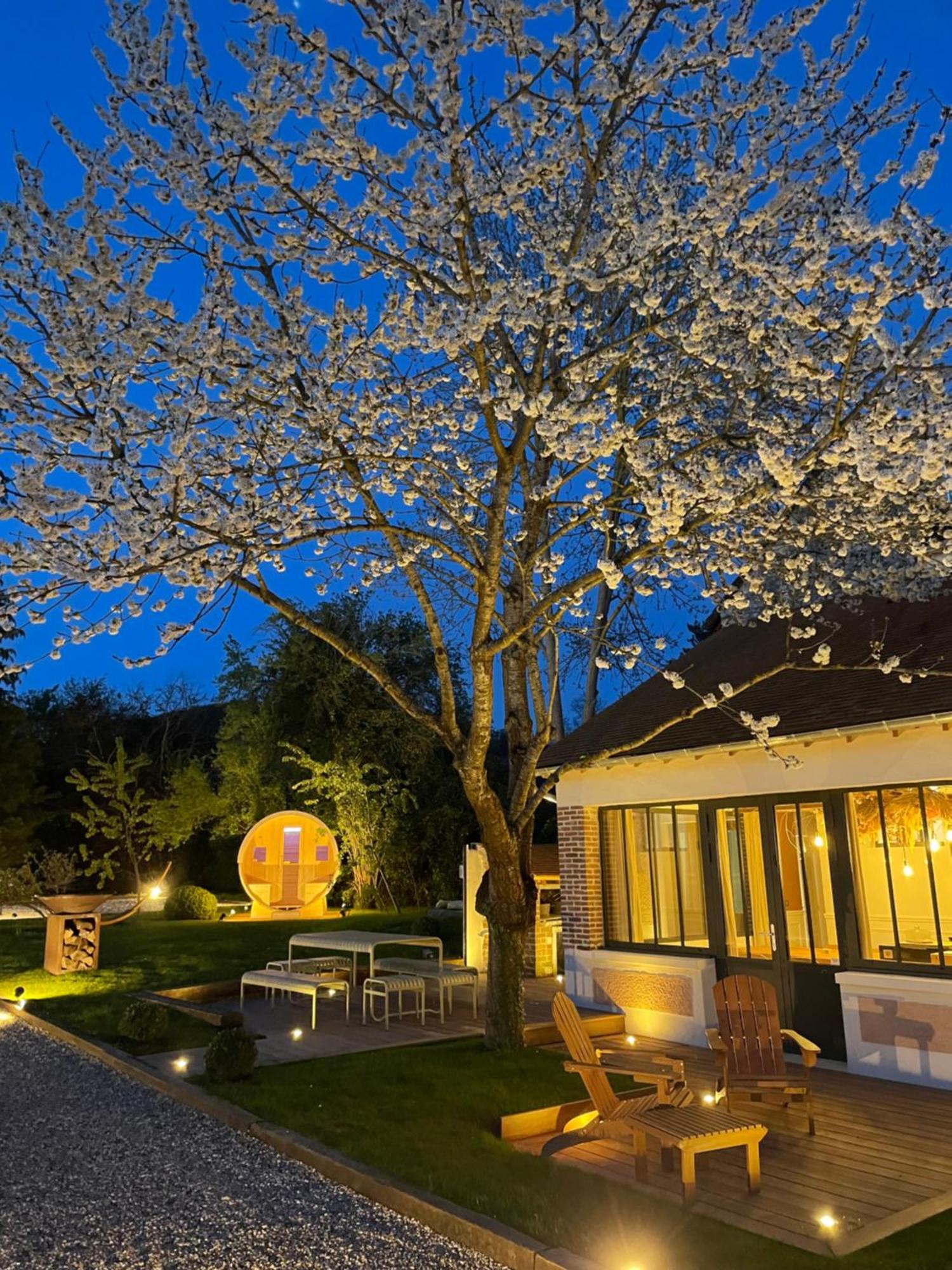 La Petite Maison De Giverny - Gite De Charme 5 Etoiles Au Coeur Du Village - 3 Chambres Bagian luar foto