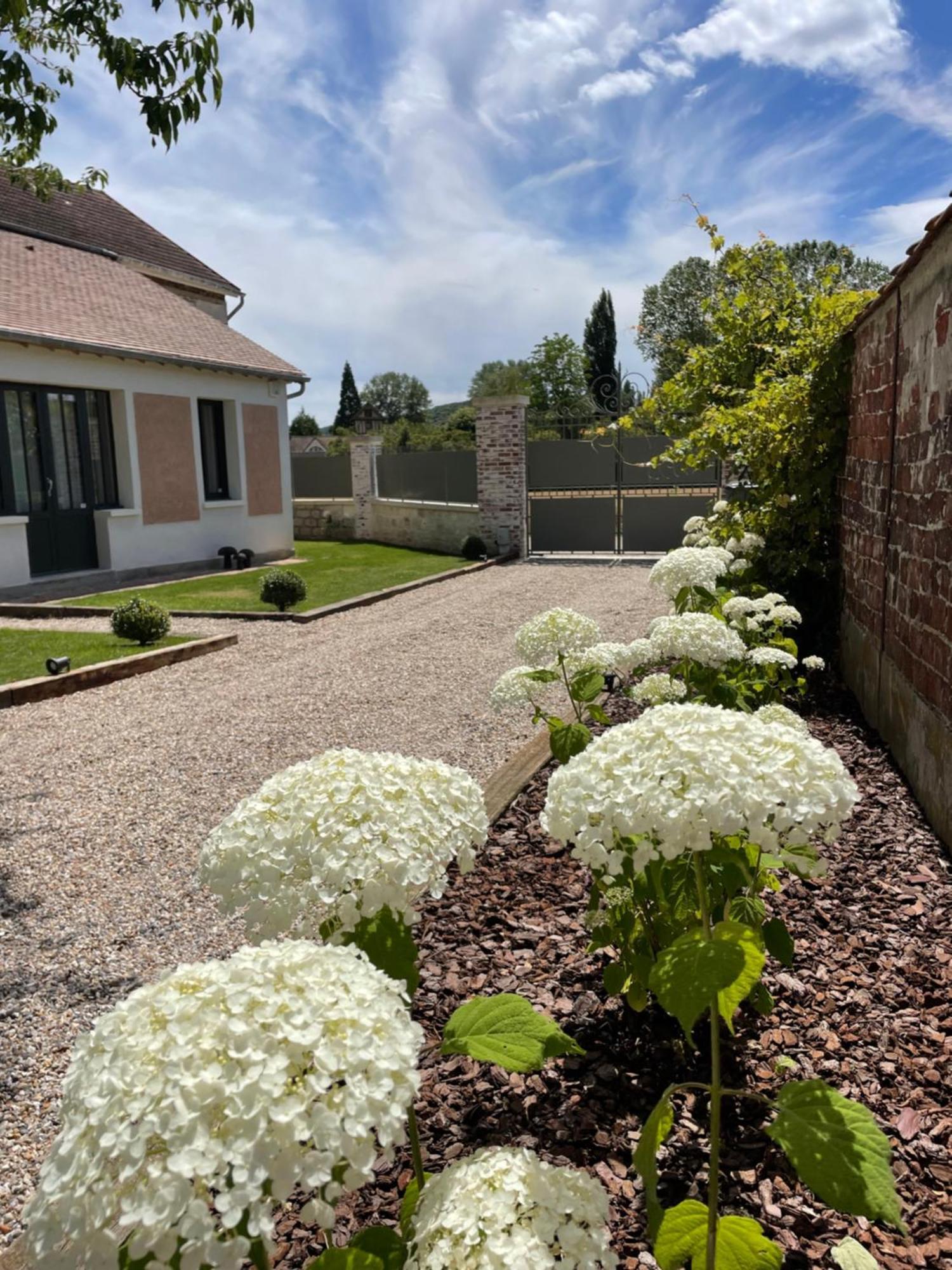 La Petite Maison De Giverny - Gite De Charme 5 Etoiles Au Coeur Du Village - 3 Chambres Bagian luar foto