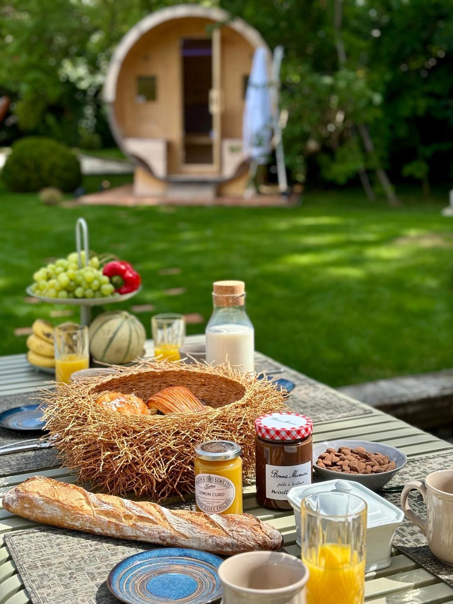 La Petite Maison De Giverny - Gite De Charme 5 Etoiles Au Coeur Du Village - 3 Chambres Bagian luar foto