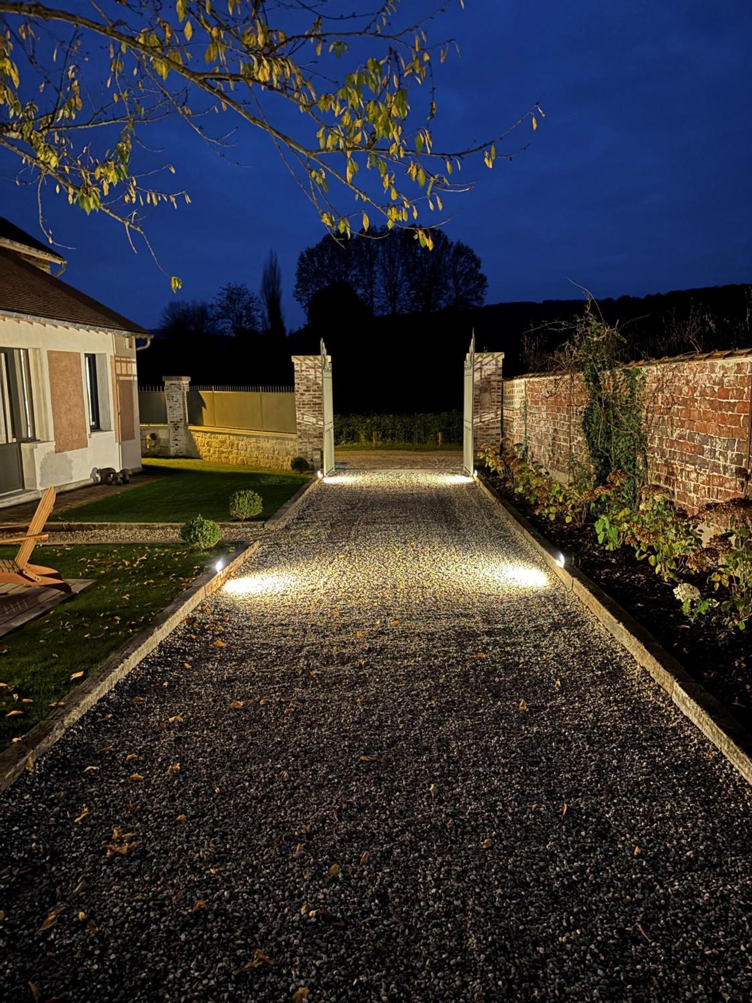 La Petite Maison De Giverny - Gite De Charme 5 Etoiles Au Coeur Du Village - 3 Chambres Bagian luar foto
